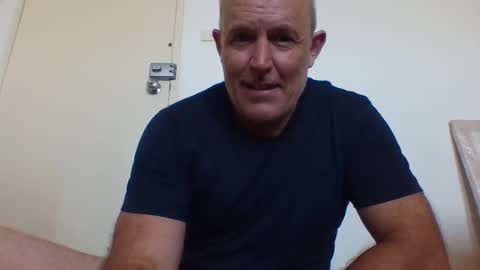 Snapshot of blackdog71 chatting on January 4, 2:14 am blackdog71 online show from January 4, 2:14 am