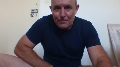 Snapshot of blackdog71 chatting on January 20, 2:11 am blackdog71 online show from January 20, 2:11 am