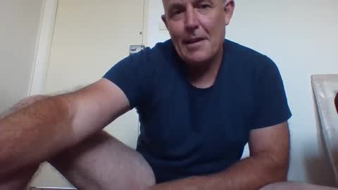 Snapshot of blackdog71 chatting on February 15, 8:11 am blackdog71 online show from February 15, 8:11 am