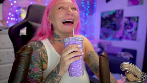 Alice online show from December 6, 7:34 pm