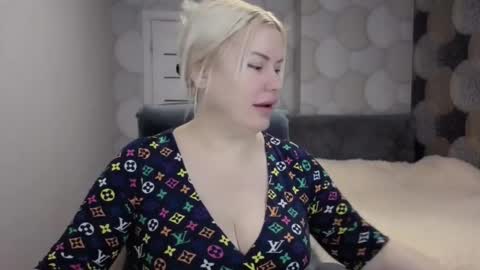 blackeyes11 online show from November 9, 1:04 am