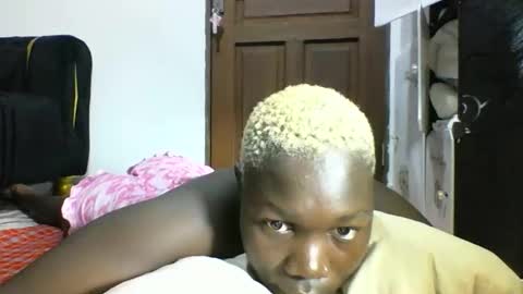 blackmarvel02 online show from December 5, 7:39 am