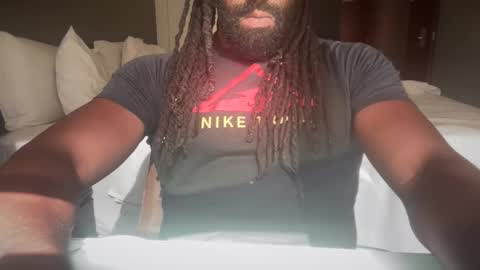 Snapshot of blackmuscles77 chatting on February 19, 6:48 pm blackmuscles77 online show from February 19, 6:48 pm