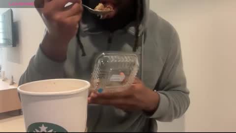 Snapshot of blackmuscles77 chatting on February 27, 4:29 pm blackmuscles77 online show from February 27, 4:29 pm