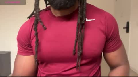 Snapshot of blackmuscles77 chatting on March 3, 9:42 pm blackmuscles77 online show from March 3, 9:42 pm