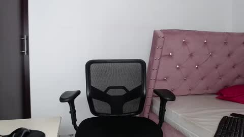 Twtter 1MikeBeckford            Onlyfns beckfordmike online show from March 2, 7:02 pm