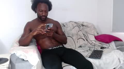 Twtter 1MikeBeckford            Onlyfns beckfordmike online show from February 9, 12:42 pm