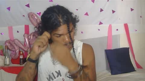 Snapshot of blackphylosofy chatting on February 18, 7:09 pm i am D.L online show from February 18, 7:09 pm