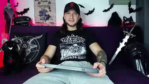 Dave online show from November 10, 6:51 pm