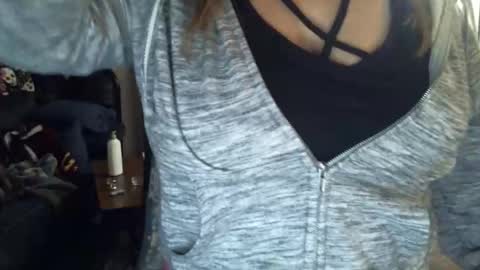 bladesizzo3111 online show from January 7, 7:11 am