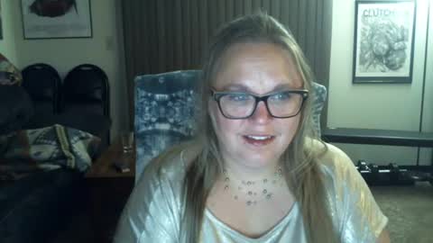 Snapshot of bladesizzo3111 chatting on June 15, 5:31 am bladesizzo3111 online show from June 15, 5:31 am