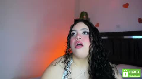 Snapshot of blair_curvy chatting on June 11, 12:47 pm Blair online show from June 11, 12:47 pm