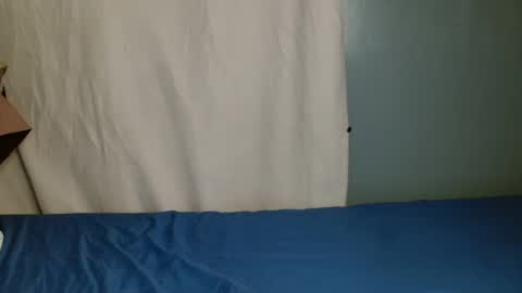 Snapshot of blair_sue chatting on May 6, 1:14 am love online show from May 6, 1:14 am
