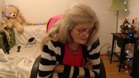 Snapshot of blairfort chatting on December 15, 1:24 am blairfort online show from December 15, 1:24 am