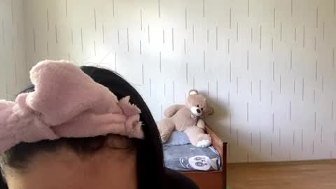 Snapshot of blairstassen chatting on April 21, 7:14 am Mila online show from April 21, 7:14 am