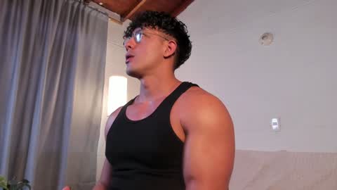 Snapshot of blake_levi chatting on December 8, 8:04 pm Blake Levi Independent Model online show from December 8, 8:04 pm