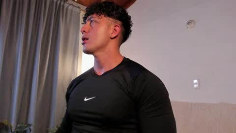 Snapshot of blake_levi chatting on December 23, 12:14 am Blake Levi Independent Model online show from December 23, 12:14 am