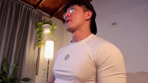 Snapshot of blake_levi chatting on March 2, 11:53 pm Blake Levi Independent Model online show from March 2, 11:53 pm