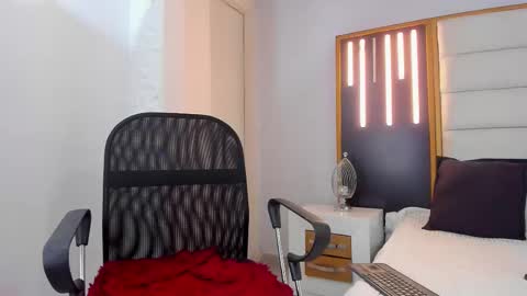 Snapshot of blakeadamss chatting on October 20, 3:12 pm Just Blake online show from October 20, 3:12 pm