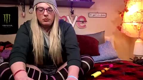 Snapshot of blakelytgirl chatting on February 26, 7:53 am Blakely Morningstar online show from February 26, 7:53 am