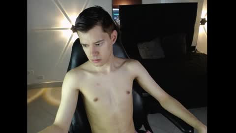 Snapshot of blakzen_ chatting on July 12, 3:47 pm Blakzen online show from July 12, 3:47 pm