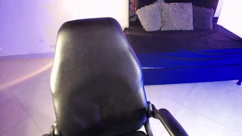 Snapshot of blakzen_ chatting on July 29, 4:10 am Blakzen online show from July 29, 4:10 am