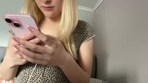 Snapshot of blankita333 chatting on August 7, 8:44 pm blankita333 online show from August 7, 8:44 pm