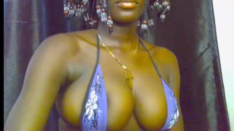 Snapshot of blaq_melanin chatting on April 25, 2:36 pm nikky00 online show from April 25, 2:36 pm