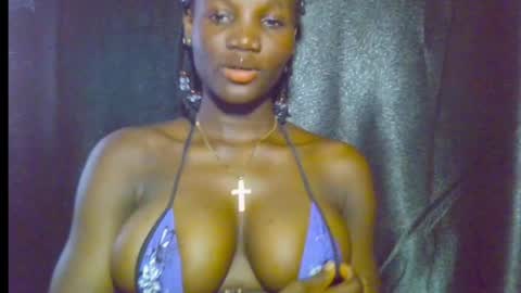 Snapshot of blaq_melanin chatting on April 30, 9:04 am nikky00 online show from April 30, 9:04 am