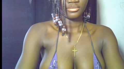 Snapshot of blaq_melanin chatting on May 11, 10:21 am nikky00 online show from May 11, 10:21 am