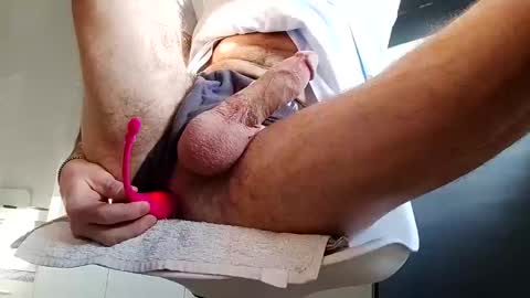 Snapshot of blaze_sex chatting on December 6, 8:37 am Roberto online show from December 6, 8:37 am