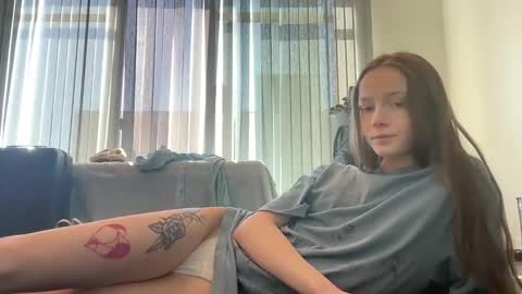 Snapshot of blazed_babezzz chatting on May 4, 10:39 pm blazed_babezzz online show from May 4, 10:39 pm
