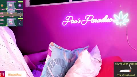 Snapshot of blazedpaux chatting on May 2, 12:15 am Pau online show from May 2, 12:15 am