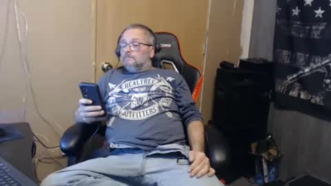 Snapshot of blazingslow chatting on April 12, 4:39 am blazingslow online show from April 12, 4:39 am
