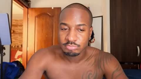 Snapshot of blckexperience chatting on November 12, 6:19 pm Danny - online show from November 12, 6:19 pm