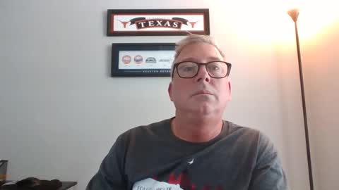 Snapshot of bldude69 chatting on February 12, 8:40 pm bldude69 online show from February 12, 8:40 pm