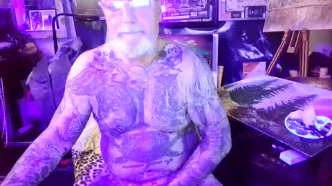 Snapshot of blindsurfer780299 chatting on April 7, 5:19 am blindsurfer780299 online show from April 7, 5:19 am