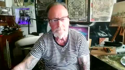 Snapshot of blindsurfer780299 chatting on April 30, 2:34 pm blindsurfer780299 online show from April 30, 2:34 pm