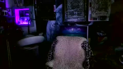 Snapshot of blindsurfer780299 chatting on May 1, 5:01 am blindsurfer780299 online show from May 1, 5:01 am