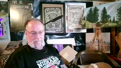 Snapshot of blindsurfer780299 chatting on July 8, 2:21 pm blindsurfer780299 online show from July 8, 2:21 pm