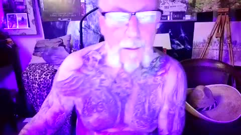 Snapshot of blindsurfer780299 chatting on July 11, 8:00 pm blindsurfer780299 online show from July 11, 8:00 pm