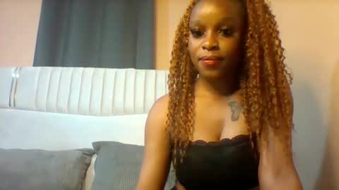 Snapshot of bliss_diva chatting on October 13, 12:16 pm Bliss diva online show from October 13, 12:16 pm