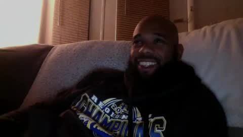 Snapshot of blksurfher chatting on December 16, 5:01 am blksurfher online show from December 16, 5:01 am