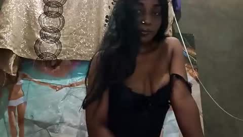 Snapshot of blktulipsxx chatting on May 7, 1:55 am Lola online show from May 7, 1:55 am