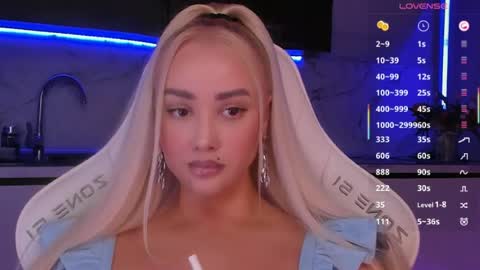 Snapshot of blond_diamond chatting on June 22, 6:16 pm Lana online show from June 22, 6:16 pm