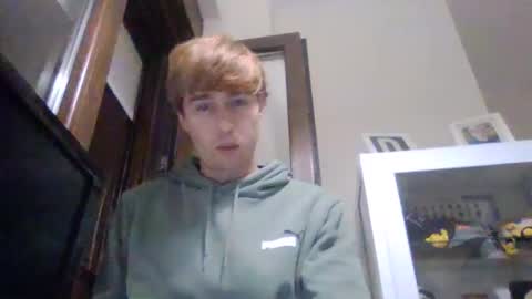 Snapshot of blondboxxx chatting on December 21, 2:19 am blondboxxx online show from December 21, 2:19 am