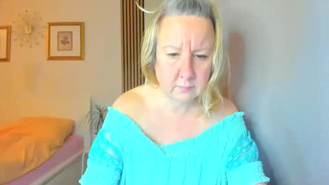Nicole online show from December 28, 7:54 pm