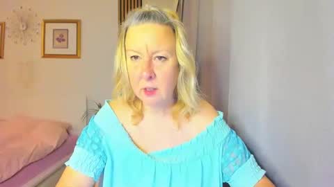 Nicole online show from January 2, 5:24 am