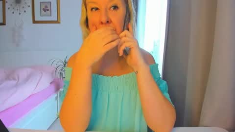Nicole online show from January 15, 9:35 am