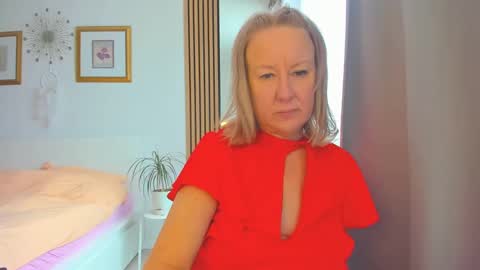 Nicole online show from February 5, 10:19 am